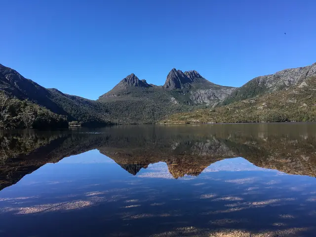 Cradle Mountain seen across the water of Dove Lake