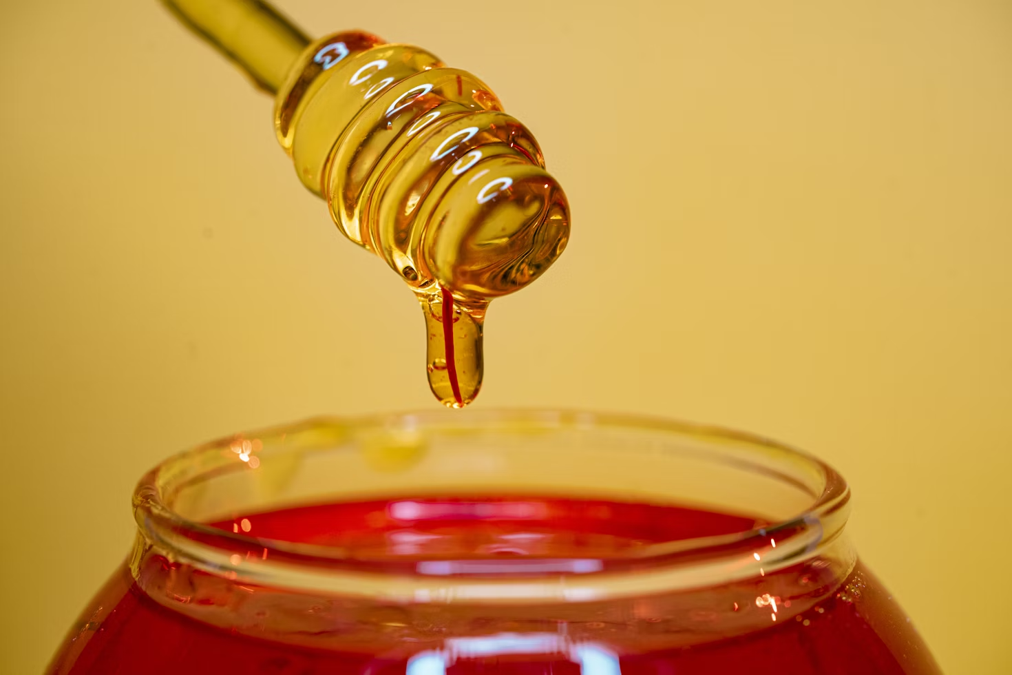 The Health and Wellness Benefits of Manuka Honey